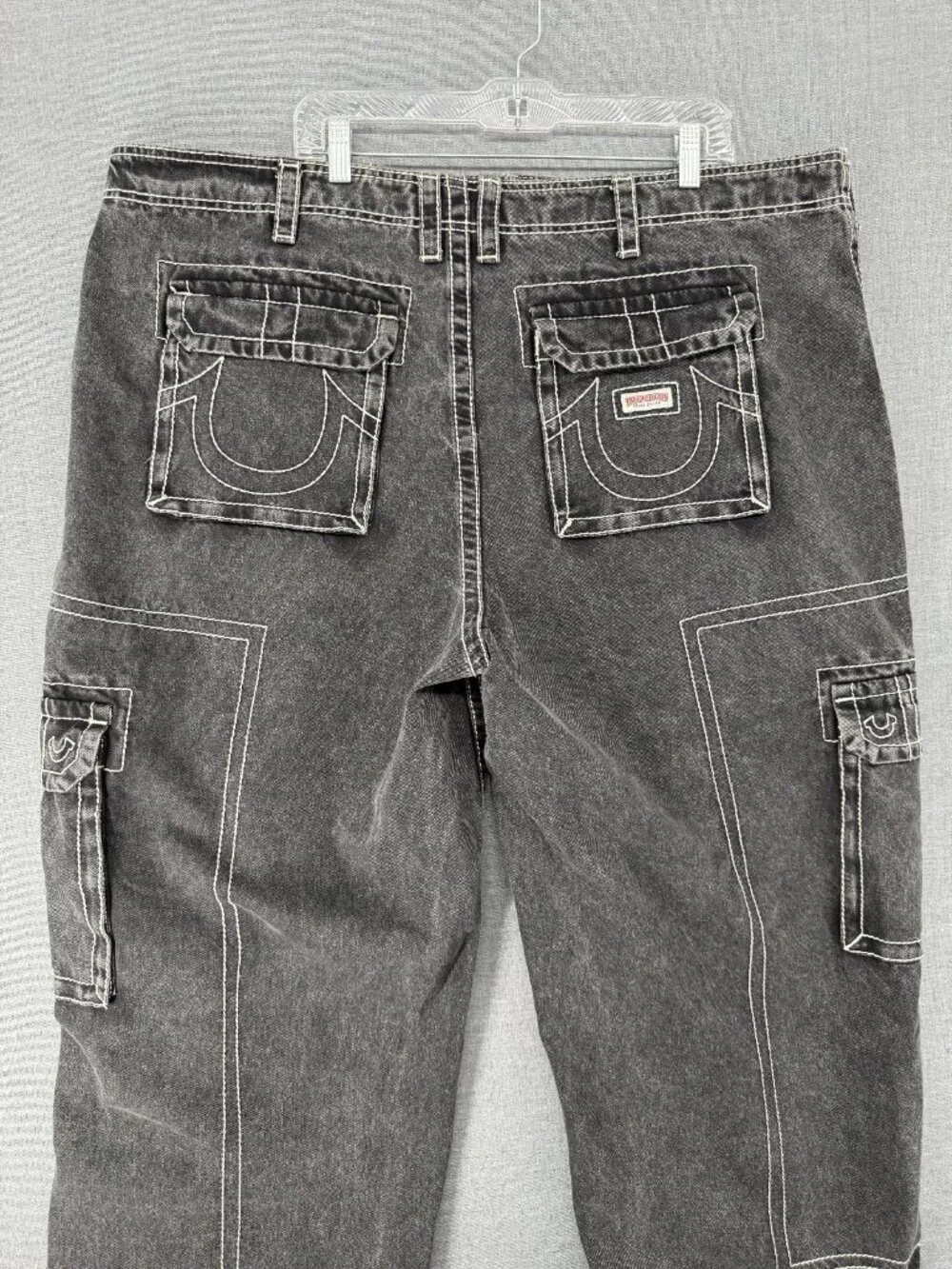 True Religion Vinny Big T Ultra Baggy Cargo Jeans Mens 46x30 Pockets Y2K